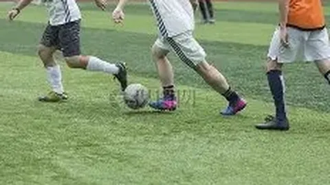 “过气艺人纷纷寻“退路”，争议加剧引热议，意外波及娱乐圈半壁江山”